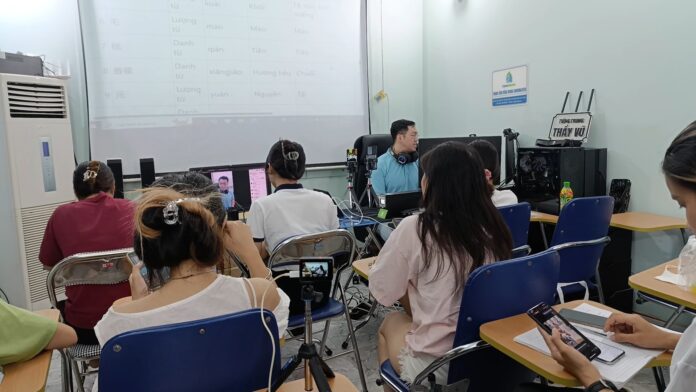 Luyện thi HSK HSKK Quận Thanh Xuân THANHXUANHSK CHINEMASTER bài 3 Luyện thi HSK HSKK Quận Thanh Xuân THANHXUANHSK CHINEMASTER bài 3