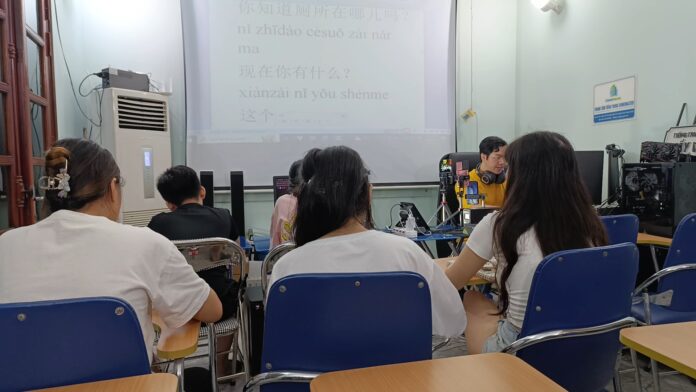 Luyện thi HSK HSKK Quận Thanh Xuân THANHXUANHSK CHINEMASTER bài 9