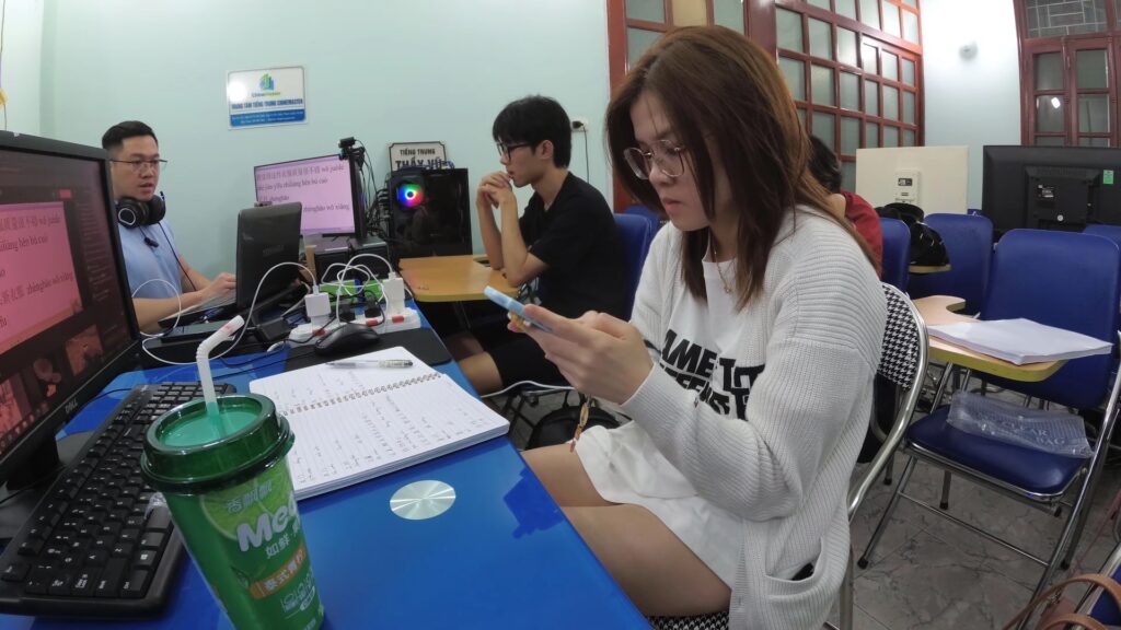 Gi&aacute;o tr&igrave;nh học tiếng Trung online theo chủ đề Bắt xe Bus