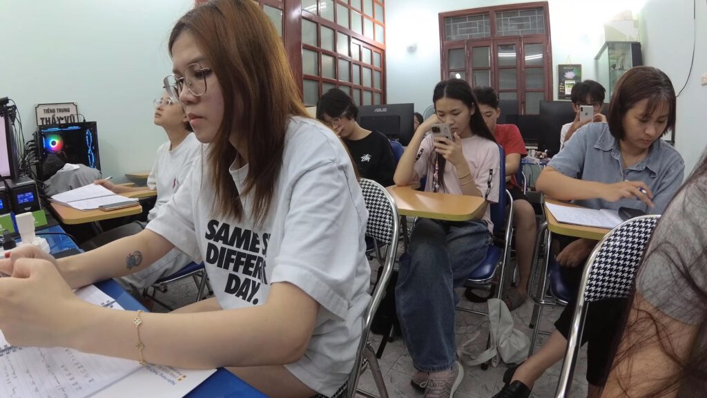 Trung t&acirc;m học tiếng Trung online CHINEMASTER học tiếng Trung online theo chủ đề Bắt xe Bus