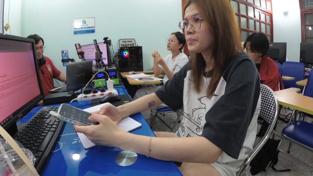 Kh&oacute;a học tiếng Trung giao tiếp HSK ng&agrave;y 26-5-2026
