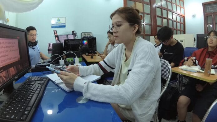 Trung tâm tiếng Trung ChineMaster education lớp tiếng trung hsk 123 hskk sơ cấp